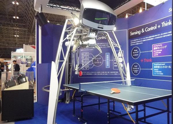 Roboter spielt Ping-Pong