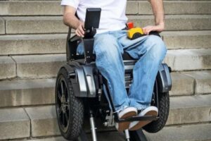 Ein Rollstuhl für alle Fälle