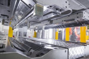 Dieffenbacher: automatisierte Anlagen für Composite-Bauteile