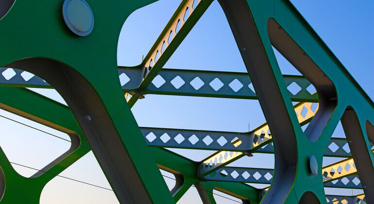 Grüne_Stahlbrücke_über_die_Donau_bei_Bratislava_in_der_Slowakei