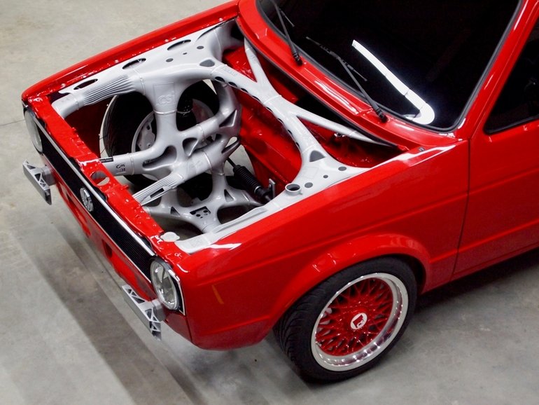 Additiv gefertigter Vorderwagen eines VW Caddy-Youngtimers