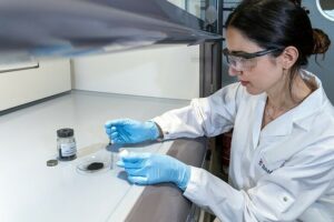BAM entwickelt zertifiziertes Referenzmaterial für Kathodenmaterial