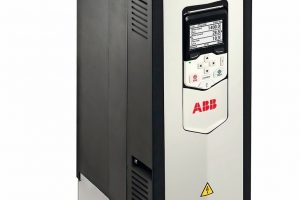 Frequenzumrichter und Motor von ABB für Windenlösung einer Kreuzfahrtfähre