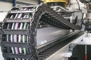Helukabel übernimmt Schleppketten-Hersteller EKD Gelenkrohr