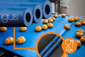FDA-konforme Messerkantenrollen von Igus für hohe Bandgeschwindigkeiten